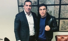 «Провел встречу с промоутером». Казахстанский нокаутер заинтриговал болельщиков