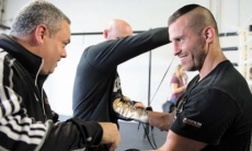 Тренер избитого Головкиным боксера поставил ему жесткий ультиматум