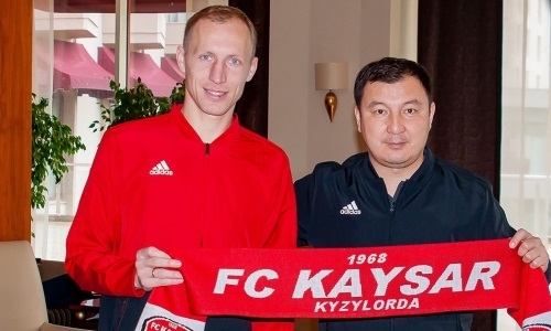 «Кайсар» официально подписал опытного защитника и форварда молодежной сборной Казахстана