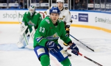 «Нужно было сыграть повнимательнее». Защитник «Салавата Юлаева» — о матче с «Барысом» 