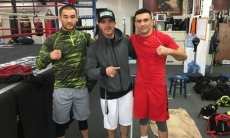Казахстанский нокаутер провел спарринг с экс-чемпионом мира