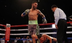 Видео нокдаунов и нокаута, или Как обидчик казахстанского боксера сотворил сенсацию в титульном бою 