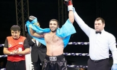 «Уже созревший». Тренер казахстанского боксера оценил его шансы нокаутировать обидчика Левита