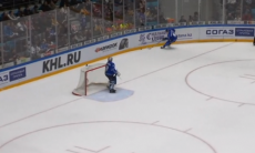 Видеообзор захватывающего матча, в котором «Барыс» проигрывал 0:4 и победил