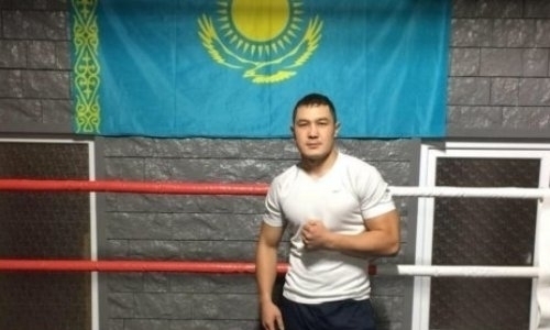 Казахстанский боксер сразится с почти три года не выходившим на ринг американцем