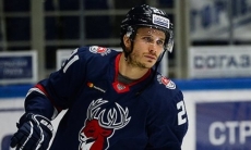 «Заброшенные шайбы вскружили голову». Форвард «Торпедо» назвал причину поражения от «Барыса»