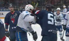 Игроки «Барыса» и «Торпедо» устроили потасовку в третьем матче плей-офф Кубка Гагарина