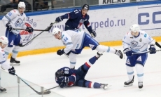 Где смотреть трансляцию четвертого матча плей-офф Кубка Гагарина «Торпедо» — «Барыс»