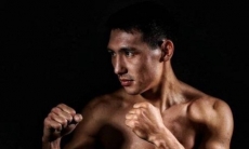 Алимханулы продолжает подготовку к поединку в андеркарде Ломаченко