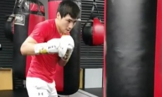 Казахстанский боксер из Top Rank показал видео тренировки с грушей