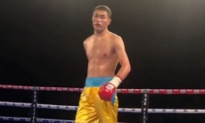 Видео нокаута в победном бою казахстанского боксера в Гане