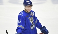 «Я бы поменял все свои очки на дебютный матч в КХЛ». Защитник «Снежных Барсов» — о выходе в плей-офф МХЛ 