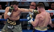 «Головкин побил его. Почему это не могу сделать я?». Чемпион мира WBA бросил вызов «Канело»