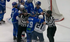 Судьи предотвратили потасовку на льду в игре плей-офф КХЛ «Барыс» — «Торпедо»