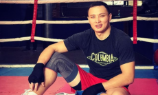 Небитый казахстанский боксер сразится с нигерийцем в США
