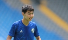 Футболисту сборной Казахстана разрешили играть за иностранный клуб