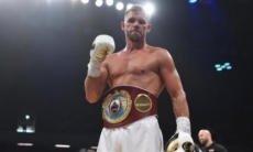 Бой Сондерса после «побега» из веса Головкина отложен