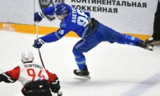 «Я думал, что он просто побежит мимо, а он ударил мне в ухо». Алихан Асетов о грязной игре хоккеиста «Авангарда»