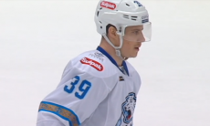 Видео шайбы Фрэттина в матче полуфинала плей-офф КХЛ «Авангард» — «Барыс»