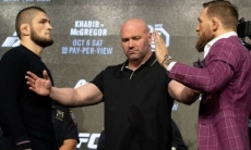 Нурмагомедов ответил Макгрегору за «маленькую крысу» после боя на «нефартовой» арене Головкина