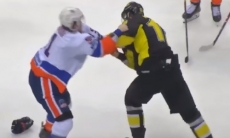 «Ему не было равных». Видео мощной драки хоккеиста «Сарыарки» с игроком фарм-клуба СКА