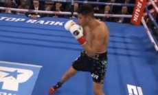 Видео боя, в котором бросавший Головкину вызов чемпион сломал ребро американцу