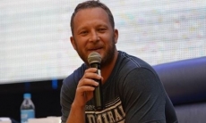 Экс-форвард «Барыса» после успешного сезона подписал новый контракт с клубом КХЛ 