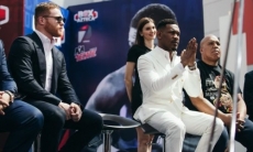 «Будет поражение перед боем с Головкиным». Джейкобс высказался о поединке с «Канело»