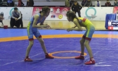В Караганде стартовал чемпионат РК по вольной и женской борьбе