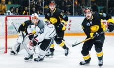 Какие ставки предлагают букмекеры на четвертый матч «Сарыарки» в финале ВХЛ