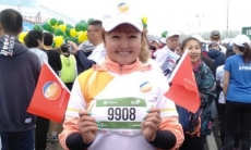 50-летняя женщина пробежала «Алматы марафон» с протезом