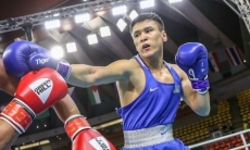 Казахстанский боксер побил узбекского «Монстра» и вышел в полуфинал ЧА-2019