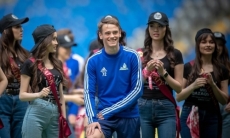 Самые красивые девушки Казахстана посетили тренировку «Астаны»