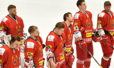 Соперник сборной Казахстана отправил домой четверых хоккеистов