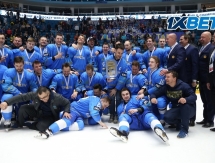 Фоторепортаж с награждения сборной Казахстана на чемпионате мира-2019