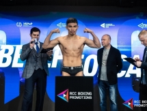 Казахстанский боксер прошел взвешивание перед боем с филиппинцем