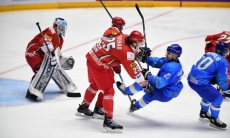 Сборная Казахстана позволила сопернику сократить отставание в счете во втором периоде матча за первое место ЧМ-2019