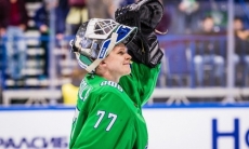 Совершивший сумасшедший сейв в матче с «Барысом» вратарь переподписал контракт с клубом КХЛ