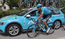 «Был очень большой завал». Как «Астана» уберегла своего лидера от проблем на «Джиро д’Италия»