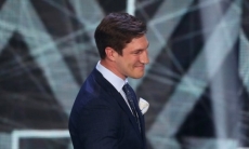 Видео церемонии закрытия сезона КХЛ, на которой награжден игрок «Барыса»