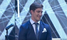 Видео викторины для Даррена Дица на церемонии закрытия сезона КХЛ