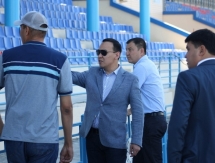 Руководитель ПФЛК ознакомился с ходом работ по реконструкции стадиона в Кызылорде
