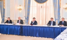 Аскар Мамин провел заседание исполкома Казахстанской федерации хоккея по итогам сезона 2018-2019