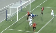 Чудовищный промах с метра в пустые ворота стоил «Шахтеру» победы в Павлодаре. Видео