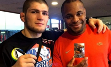 Нурмагомедов атаковал чемпиона UFC и повалил его