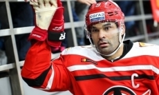 «Пашет в два раза больше, чем молодые парни». Тренер КХЛ назвал экс-игрока «Барыса» самым профессиональным игроком