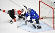 «Спросите у Карлссона». В России отметили сильные стороны голкипера «Барыса»