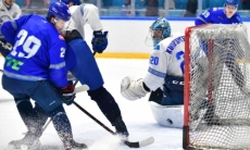 «Доверие тренеров придает уверенности». Молодой форвард «Барыса» ждет Кубка Президента РК и рассказывает о неудачном дебюте в КХЛ