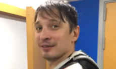 Капитан «Алматы» подарил свою майку болельщику во время интервью