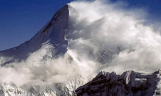 Казахстанские альпинисты застряли в горах Кыргызстана: на поиски выживших вылетел вертолет
